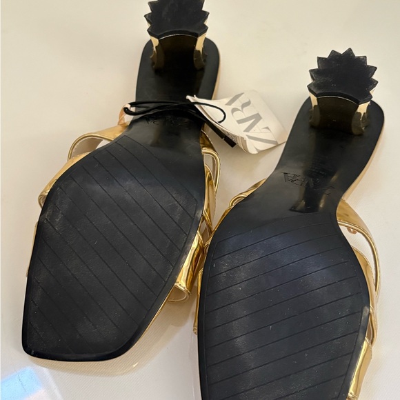 Zara Shimmering Gold Strappy Sandals - Picture 5 of 5